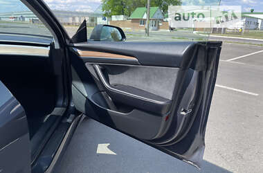 Седан Tesla Model 3 2021 в Киеве