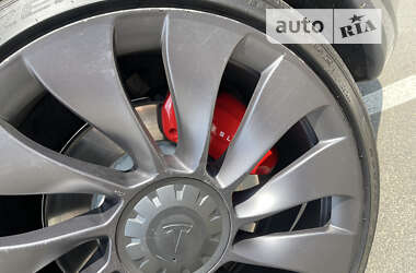 Седан Tesla Model 3 2021 в Киеве