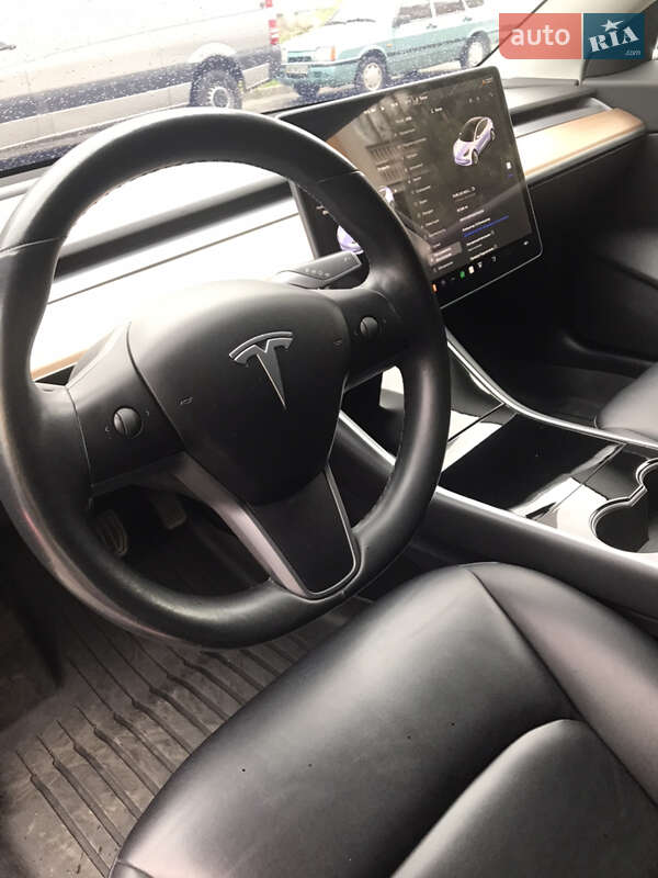 Седан Tesla Model 3 2018 в Одессе