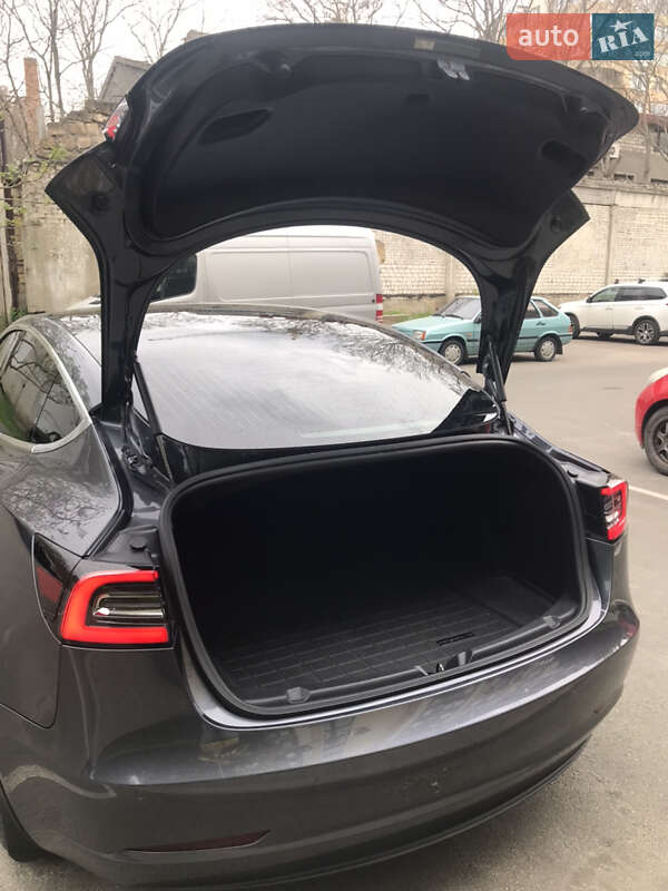 Седан Tesla Model 3 2018 в Одессе