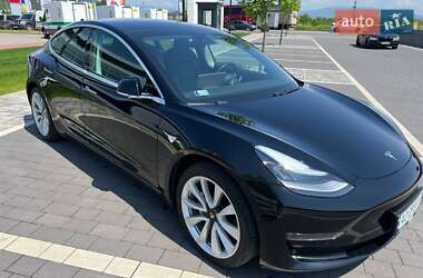 Седан Tesla Model 3 2019 в Мукачево