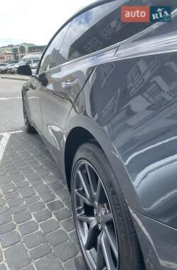 Седан Tesla Model 3 2020 в Львове