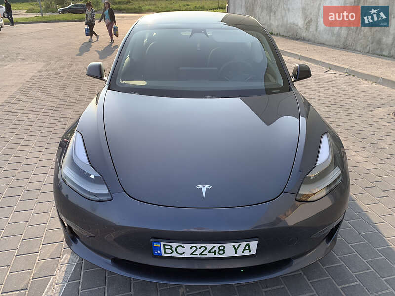 Седан Tesla Model 3 2021 в Львове