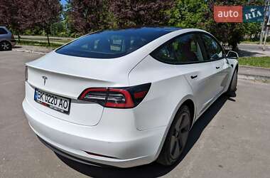 Седан Tesla Model 3 2020 в Рівному