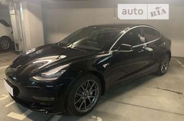Седан Tesla Model 3 2020 в 