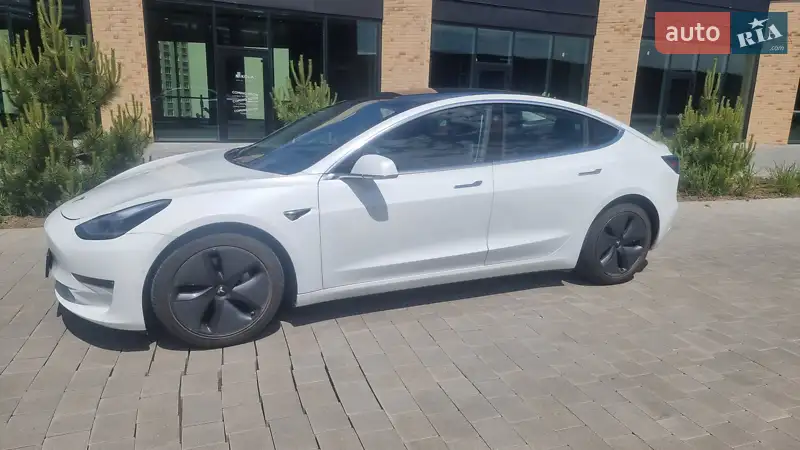 Tesla Model 3 2019