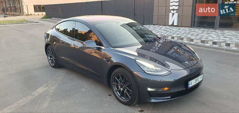 Седан Tesla Model 3 2018 в Киеве