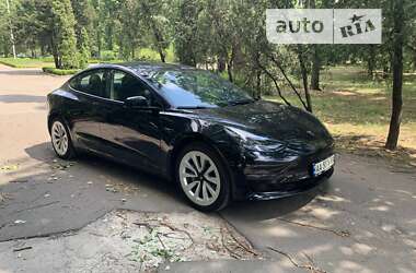Седан Tesla Model 3 2021 в 