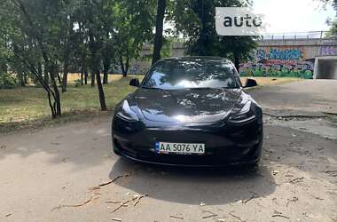 Седан Tesla Model 3 2021 в 