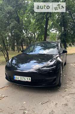 Седан Tesla Model 3 2021 в 