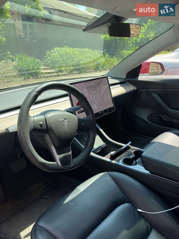 Седан Tesla Model 3 2020 в Дніпрі