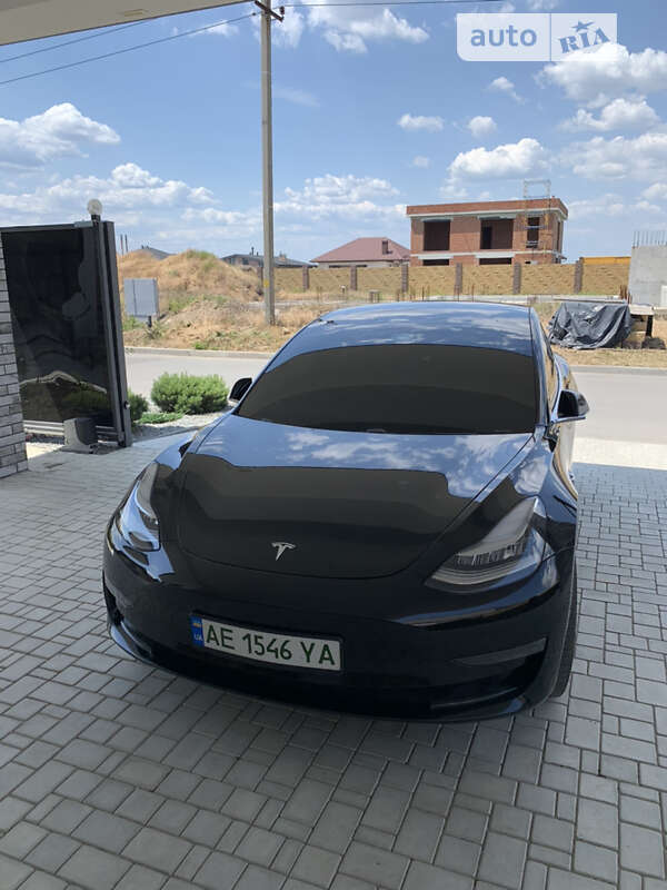Седан Tesla Model 3 2019 в Дніпрі