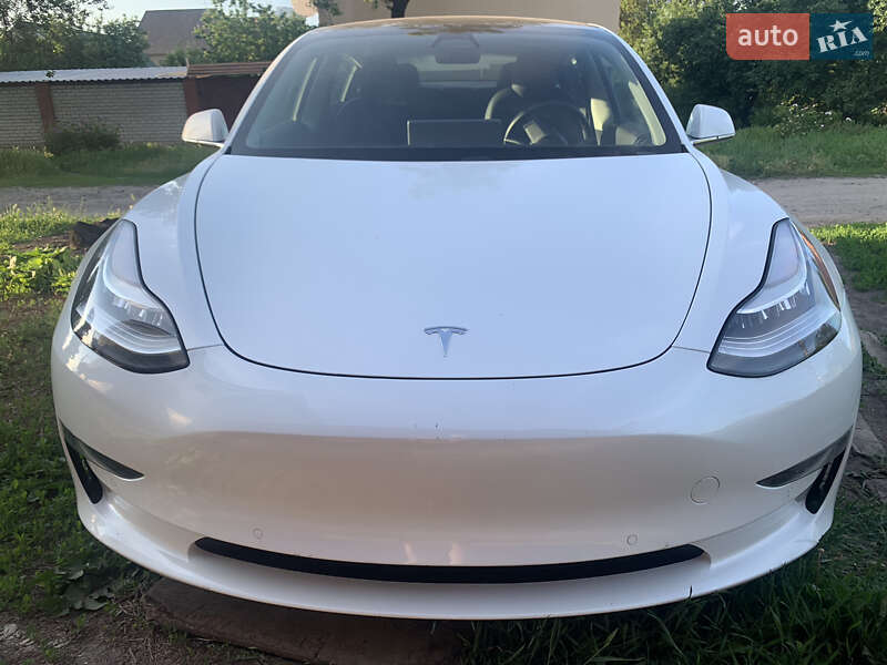 Седан Tesla Model 3 2020 в Харкові