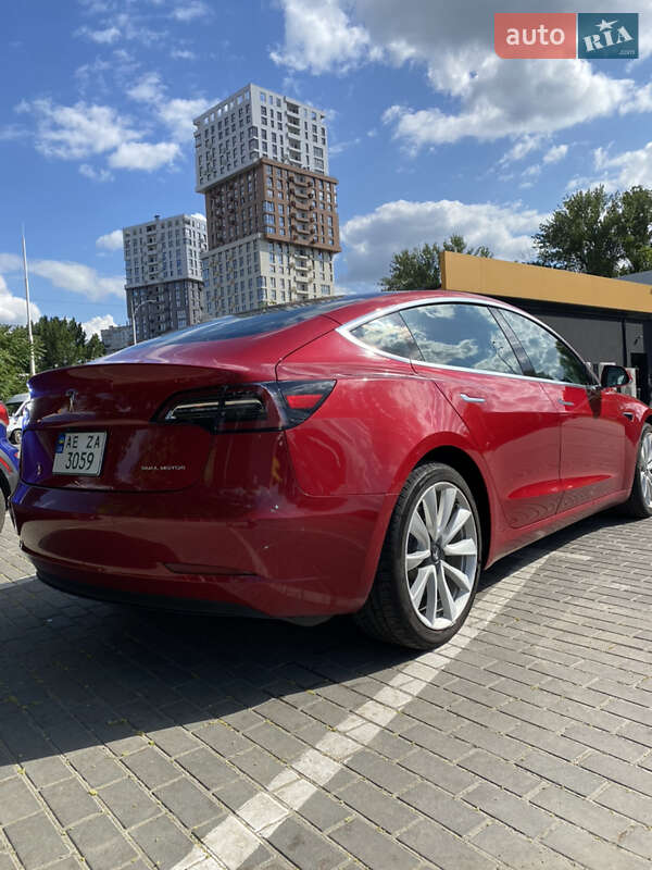 Седан Tesla Model 3 2020 в Дніпрі