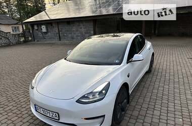 Седан Tesla Model 3 2021 в 