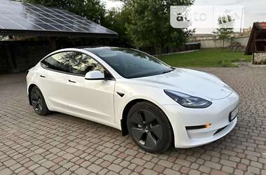 Седан Tesla Model 3 2021 в 