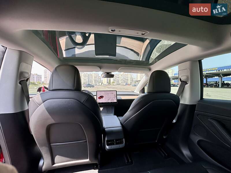 Седан Tesla Model 3 2021 в Киеве
