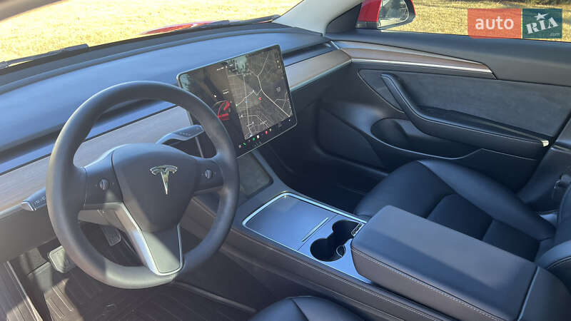 Седан Tesla Model 3 2022 в Днепре