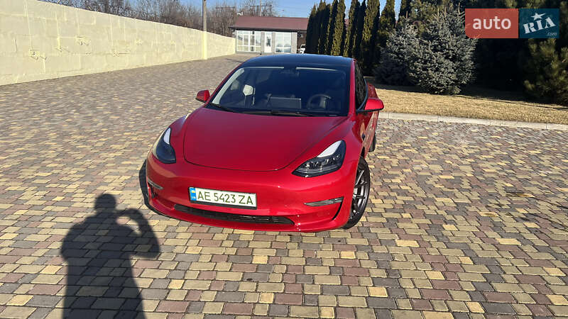 Седан Tesla Model 3 2022 в Днепре