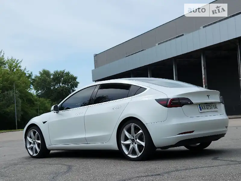 Tesla Model 3 2019
