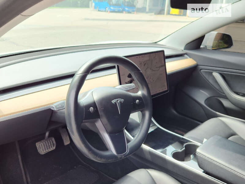 Седан Tesla Model 3 2019 в Києві