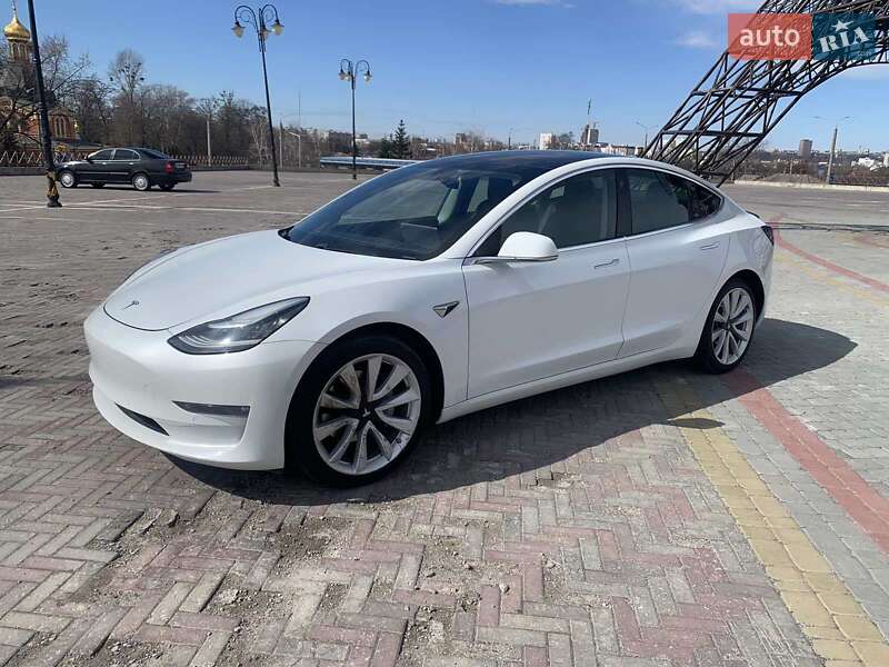Седан Tesla Model 3 2019 в Харкові