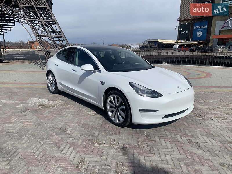 Седан Tesla Model 3 2019 в Харкові