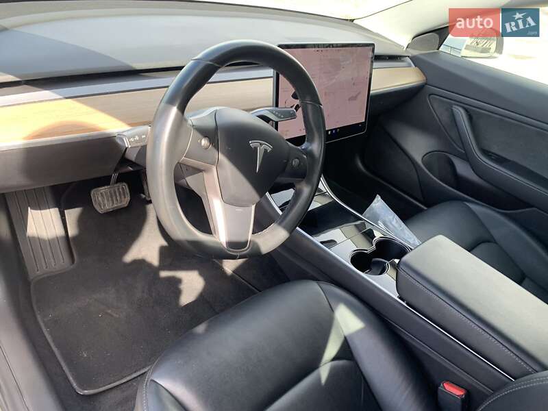 Седан Tesla Model 3 2019 в Харкові