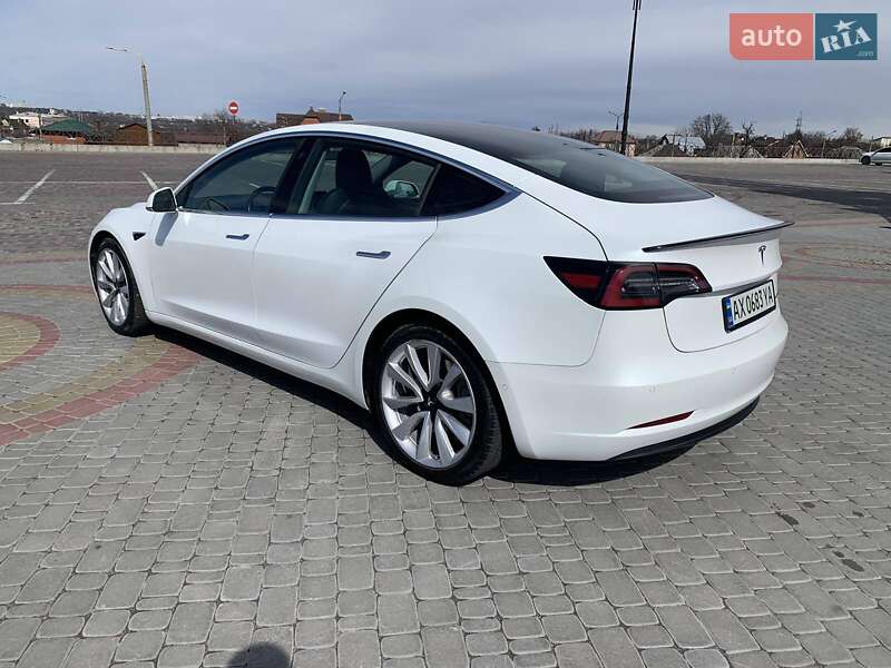 Седан Tesla Model 3 2019 в Харкові