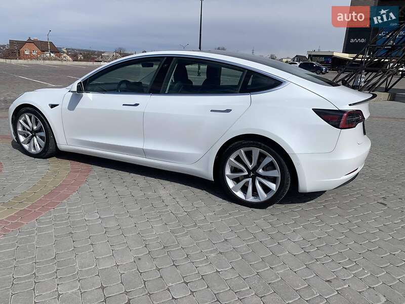Седан Tesla Model 3 2019 в Харкові