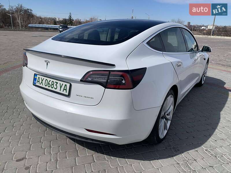 Седан Tesla Model 3 2019 в Харкові
