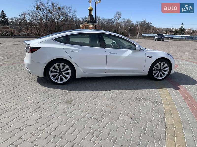 Седан Tesla Model 3 2019 в Харкові