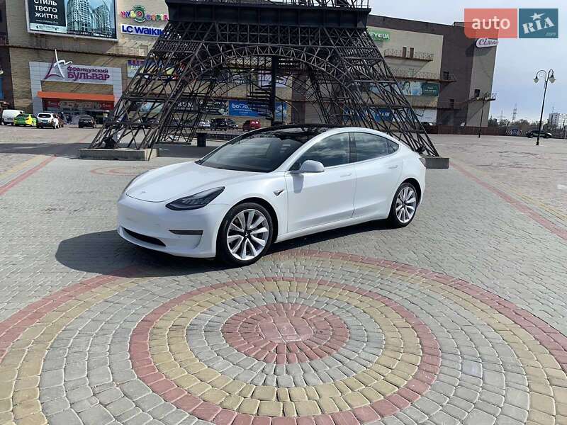 Седан Tesla Model 3 2019 в Харкові
