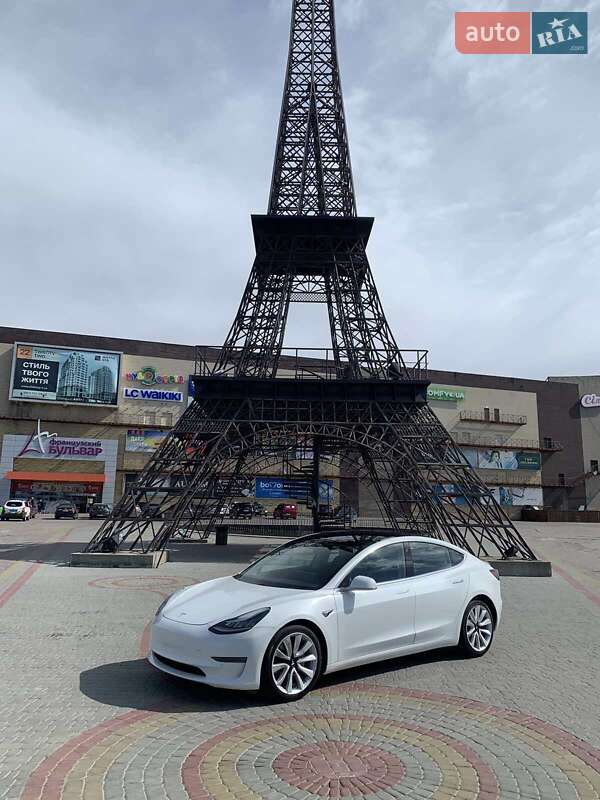 Седан Tesla Model 3 2019 в Харкові