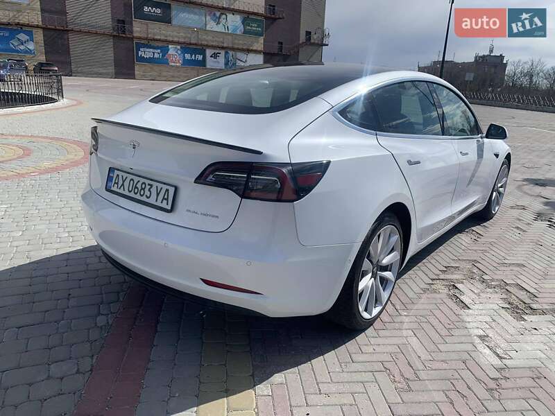 Седан Tesla Model 3 2019 в Харкові