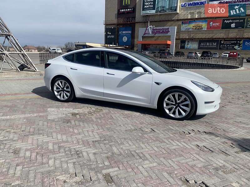 Седан Tesla Model 3 2019 в Харкові