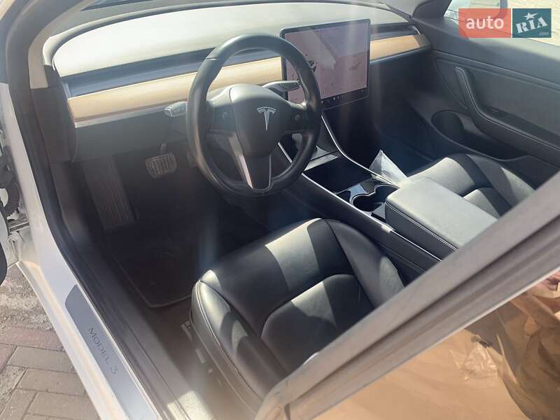 Седан Tesla Model 3 2019 в Харкові