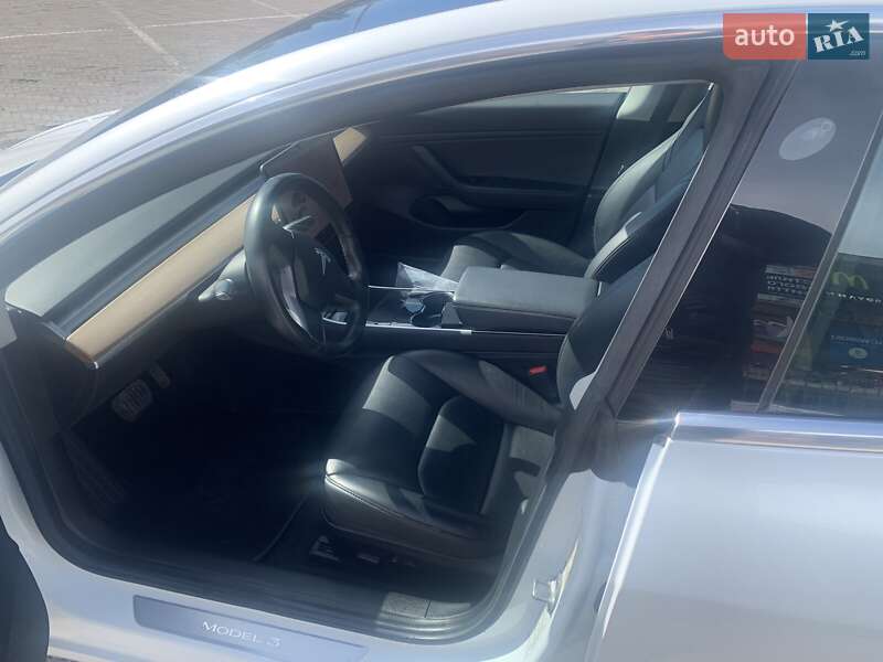 Седан Tesla Model 3 2019 в Харкові
