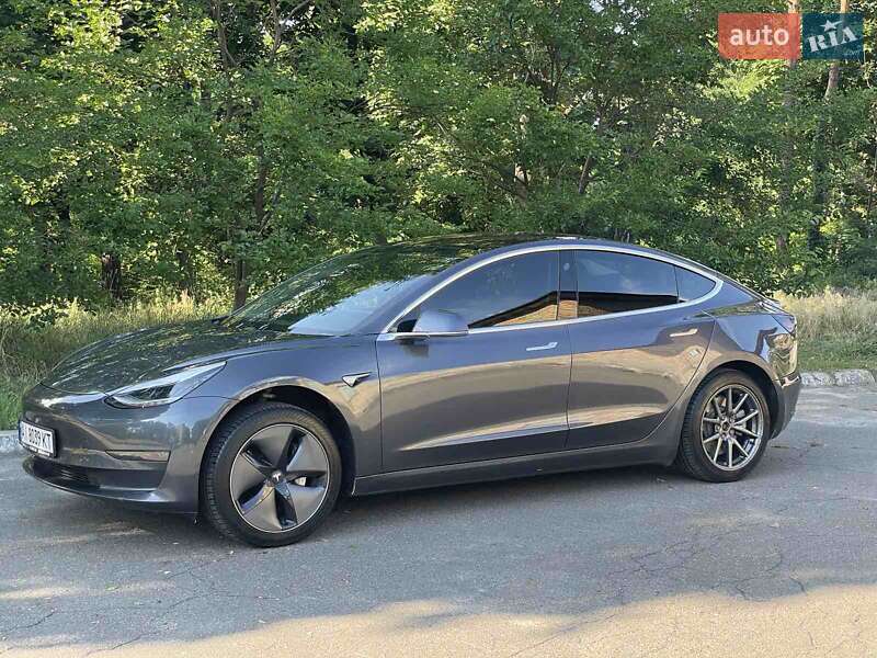 Седан Tesla Model 3 2018 в Киеве