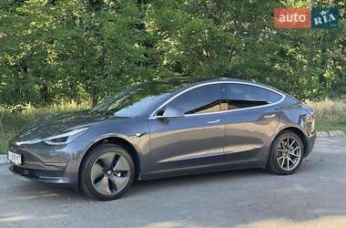 Седан Tesla Model 3 2018 в Киеве