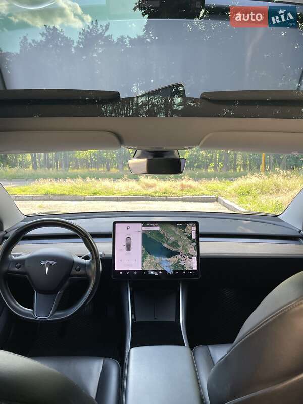 Седан Tesla Model 3 2018 в Киеве