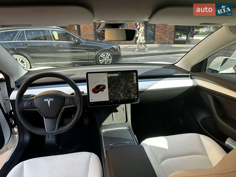 Седан Tesla Model 3 2022 в Калуше