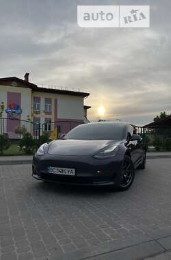 Седан Tesla Model 3 2021 в Львові