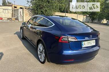 Седан Tesla Model 3 2019 в Киеве