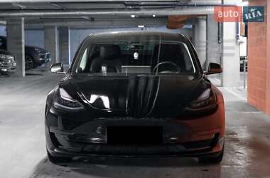Седан Tesla Model 3 2018 в Киеве