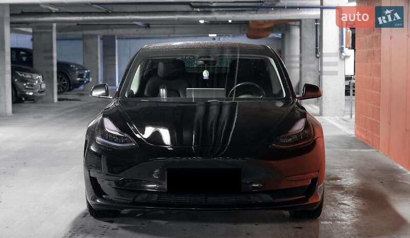 Седан Tesla Model 3 2018 в Киеве