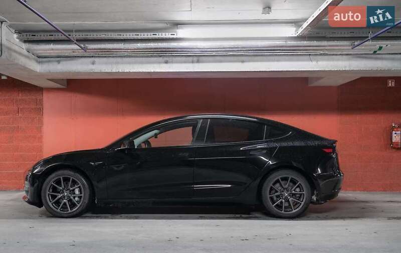 Седан Tesla Model 3 2018 в Киеве