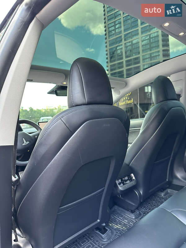 Седан Tesla Model 3 2020 в Дніпрі