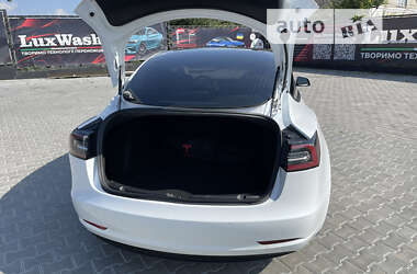 Седан Tesla Model 3 2018 в Теребовлі