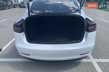 Седан Tesla Model 3 2022 в Старокостянтинові